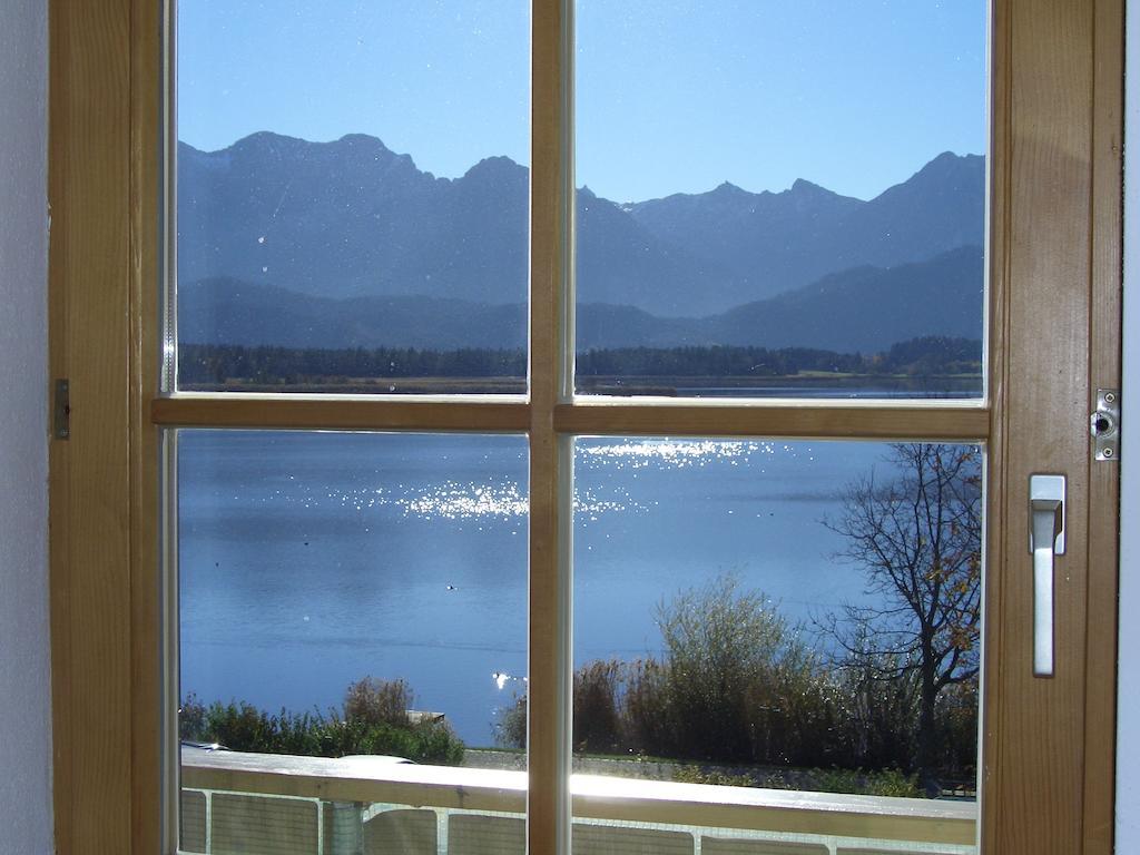 Gaestehaus Guggomos "Hopfen Am See" Füssen الغرفة الصورة