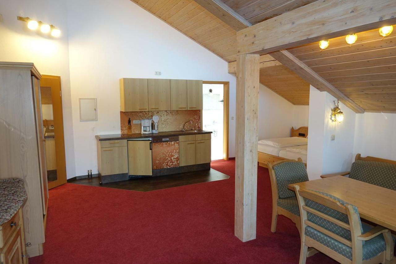 Gaestehaus Guggomos "Hopfen Am See" Füssen المظهر الخارجي الصورة